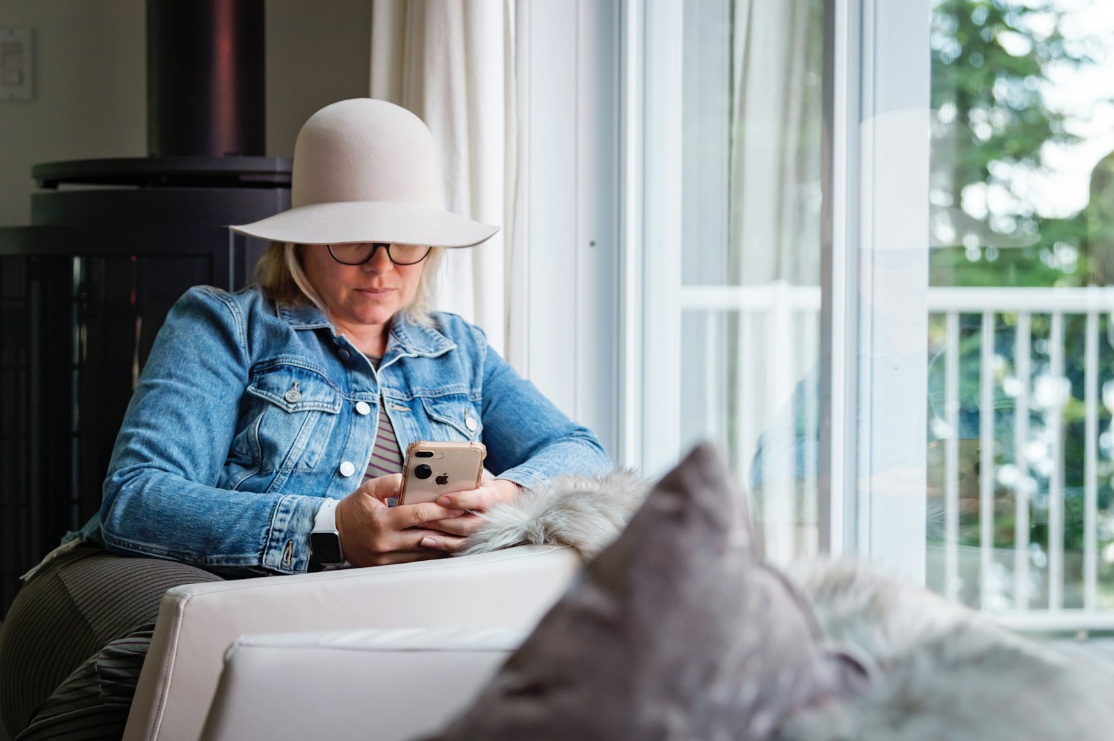 A buyer spotting the signs of a scam